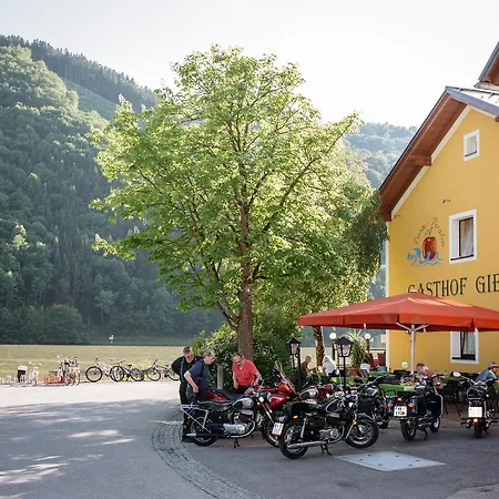 Hotel Gierlinger 3*